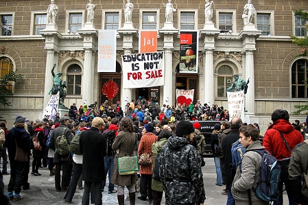 Protest vor der Uni Malen nach Zahlen